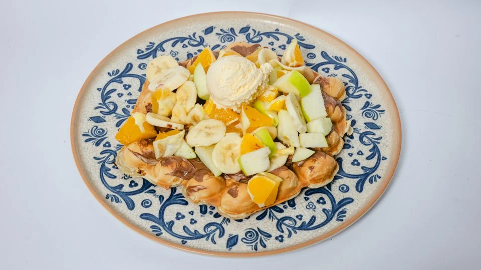 Voćni vafl bubble waffle — fotografija iz ponude Petre